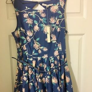 Lauren Conrad floral print dress. Length is 34”